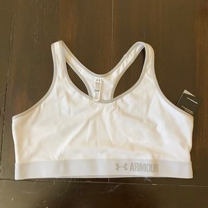 Under armor sports bra. Mid impact support, size XXL. Pull over racer back style